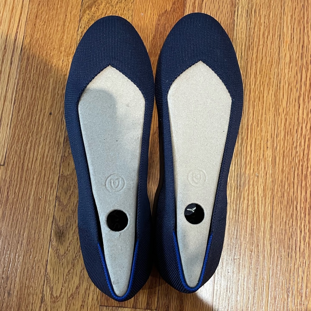 EUC Solid Navy Rothy’s flat